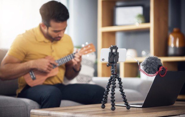 Types of Vlogging Microphones Explained